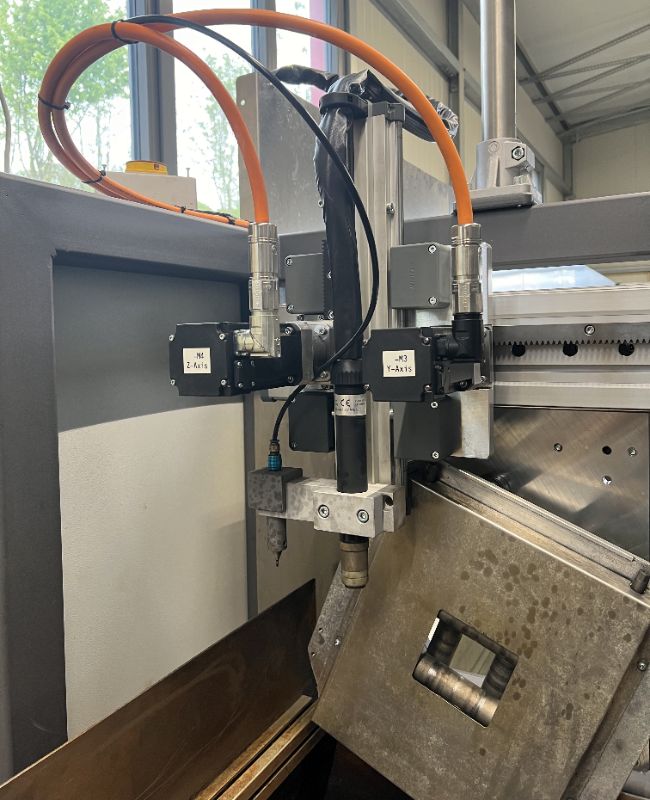 Plasma Rohr- und Profilschneideanlage Dragon 220 – Ansicht 3